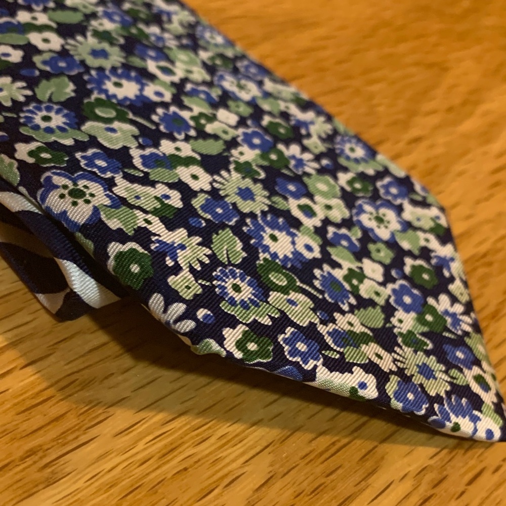 Tommy Hilfiger Floral Blue and Green Tie - Picture 6 of 7